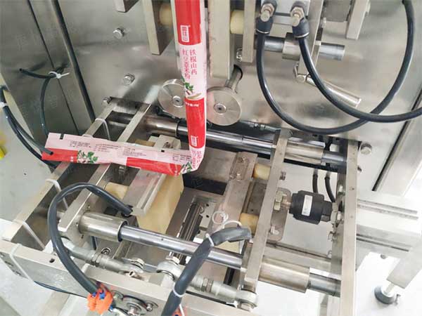 卷膜製袋的小立式蜜桃久久久久久