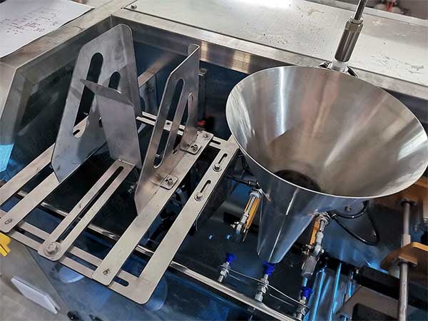 直線式蜜桃久久久久久主機