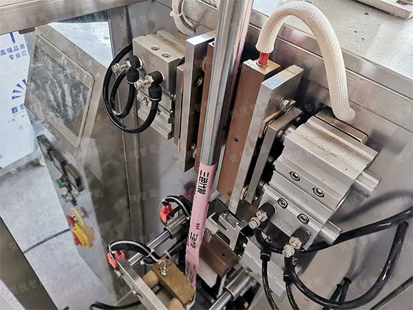 全自動立式蜜桃久久久久久調試應注意的幾個方麵